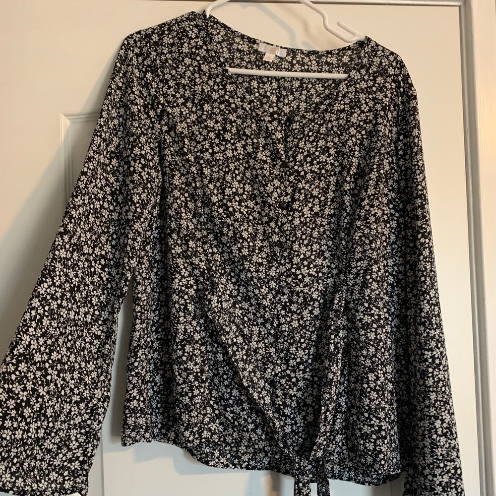 Women’s button down blouse size large